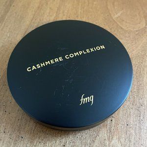 Avon FMG Cashmere Complexion Compact Powder Foundation N140 - NEW
